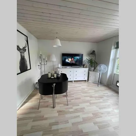 Feriehus House, With One Bedroom And Garden.