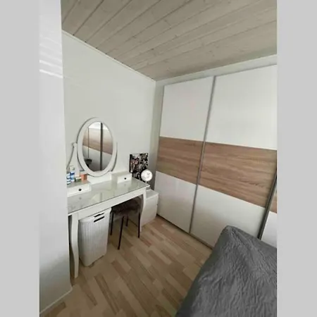 House, With One Bedroom And Garden. Feriehus